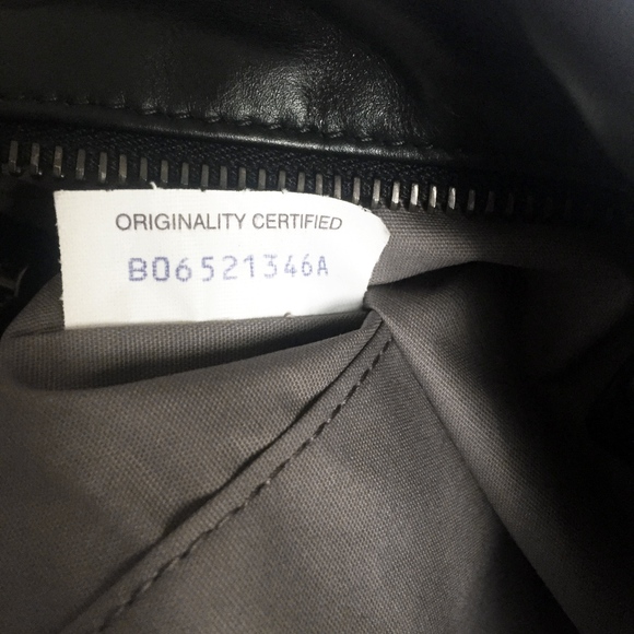 BOTTEGA VENETA sling black leather belt bag unisex - Picture 8 of 8